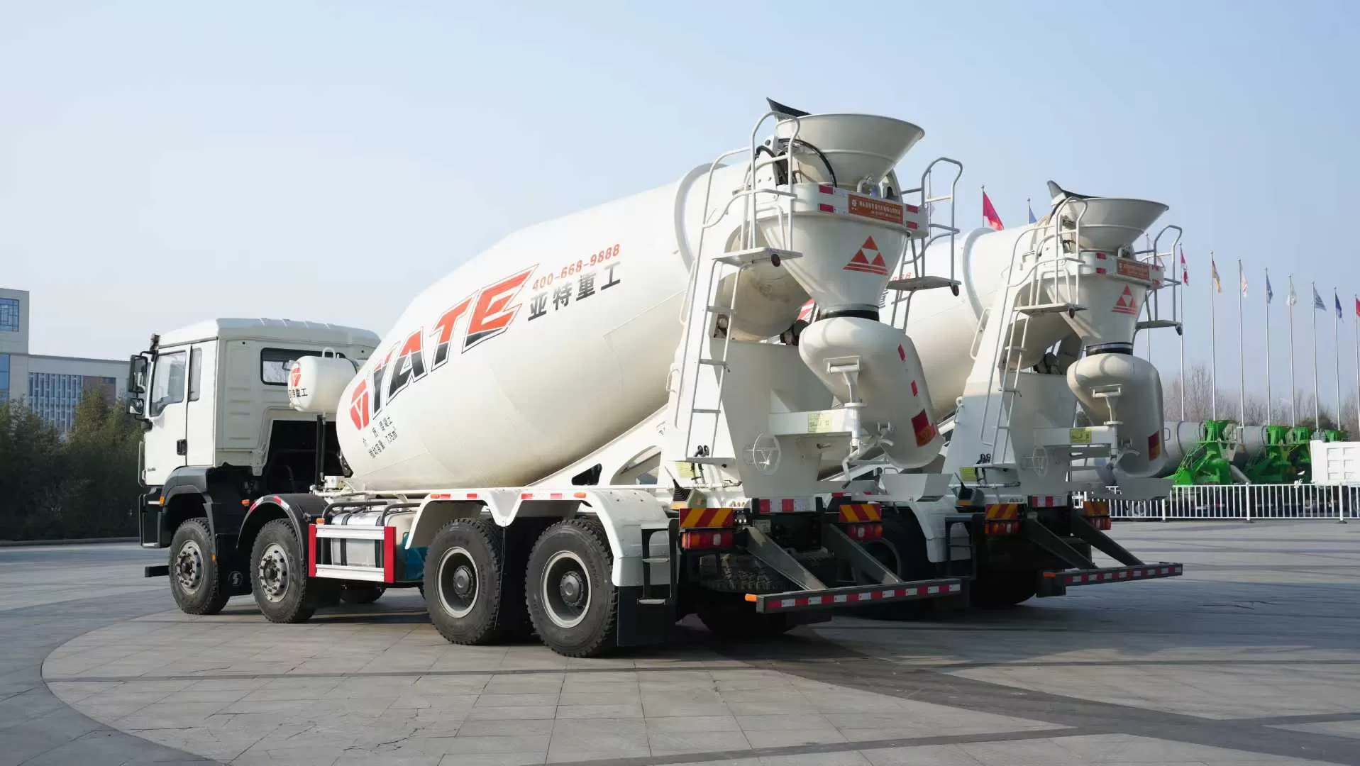 Шасси Howo + Heavy Industry 8×4 автобетоносмеситель, высококачественный подержанный автомобиль