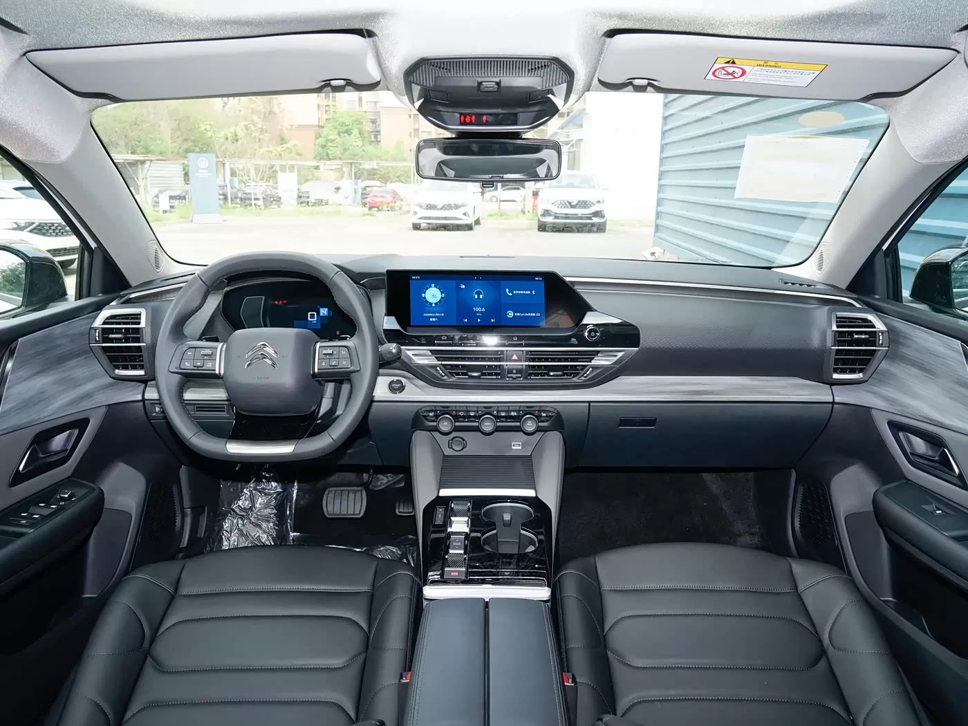 Б/у автомобиль Dongfeng Citroen Versailles C5X в продаже — Silu Auto Export