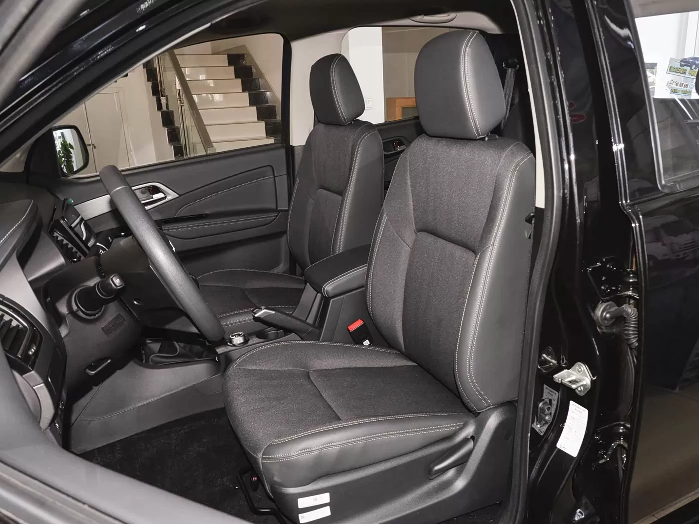 Пикап Isuzu RE-MAX 2.8T с механическим приводом и полным приводом — недорогой пикап с высокими характеристиками на продажу