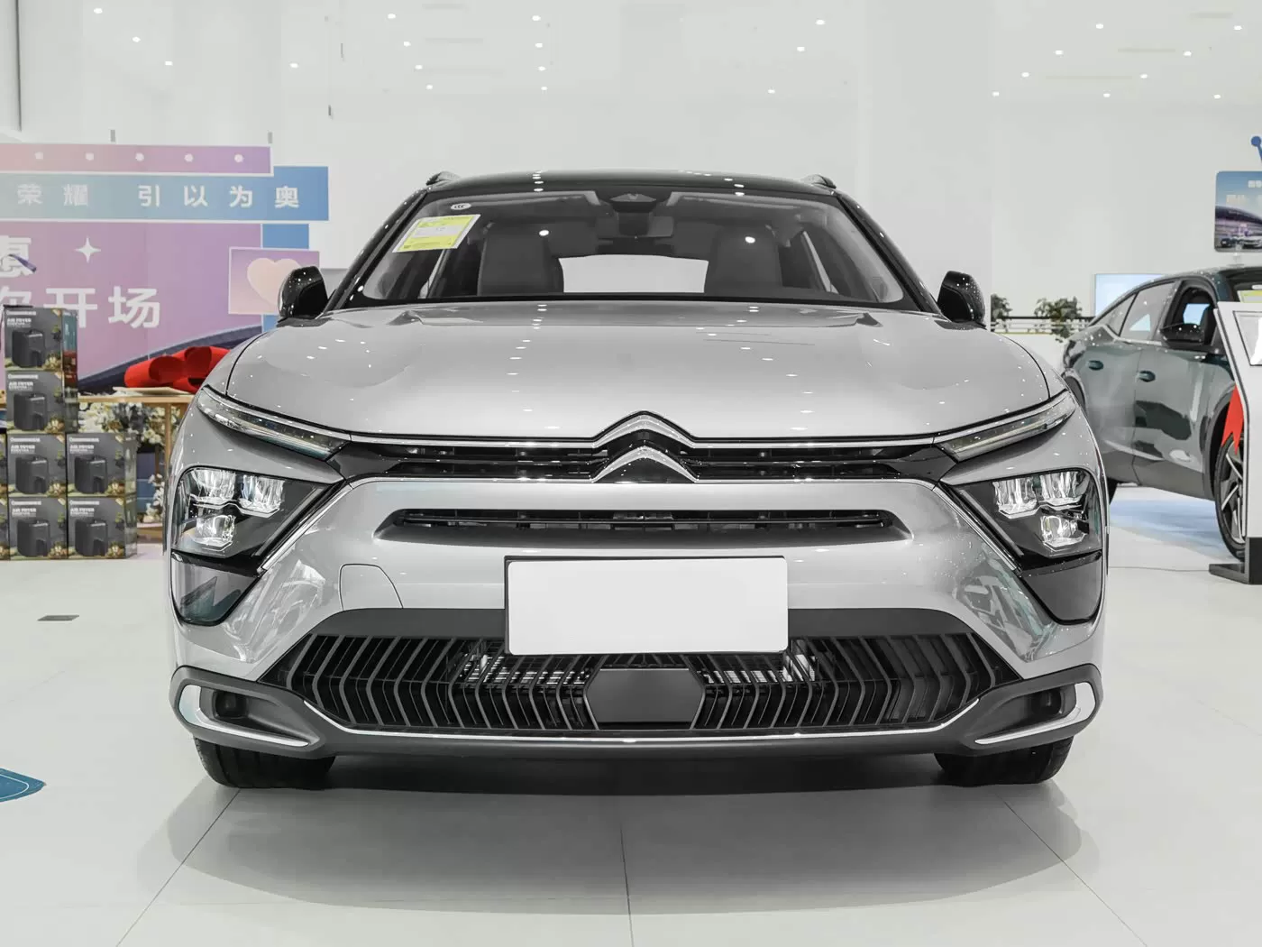 Б/у автомобиль Dongfeng Citroen Versailles C5X в продаже — Silu Auto Export