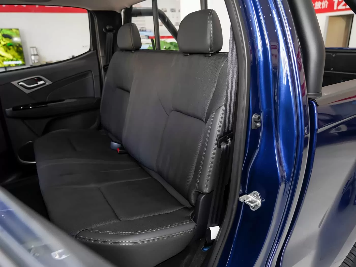 Silu Auto Export - Пикапы Isuzu, высокая цена и производительность